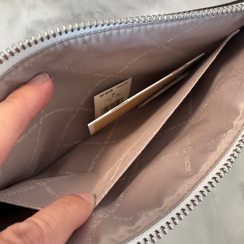 MICHAEL KORS Optic White Leather Studded Jet Set Travel Wristlet Clutch - Picture 4 of 5
